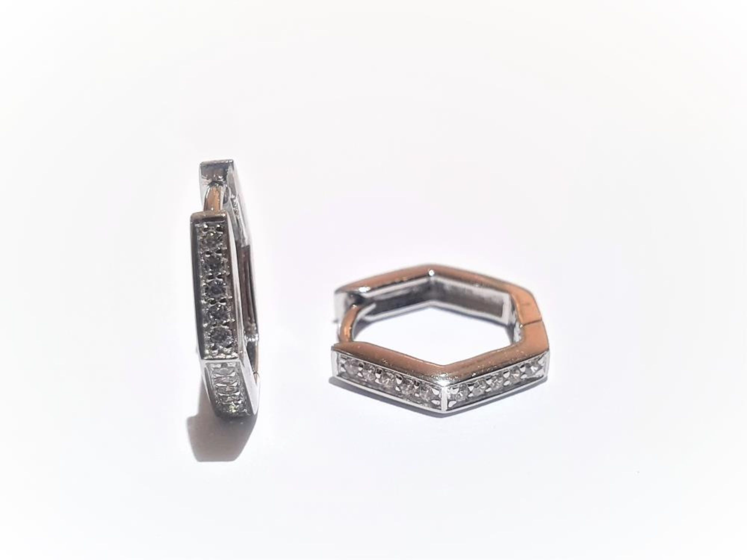 Picture of POLYGON CZ HUGGIE 2.3x13.4