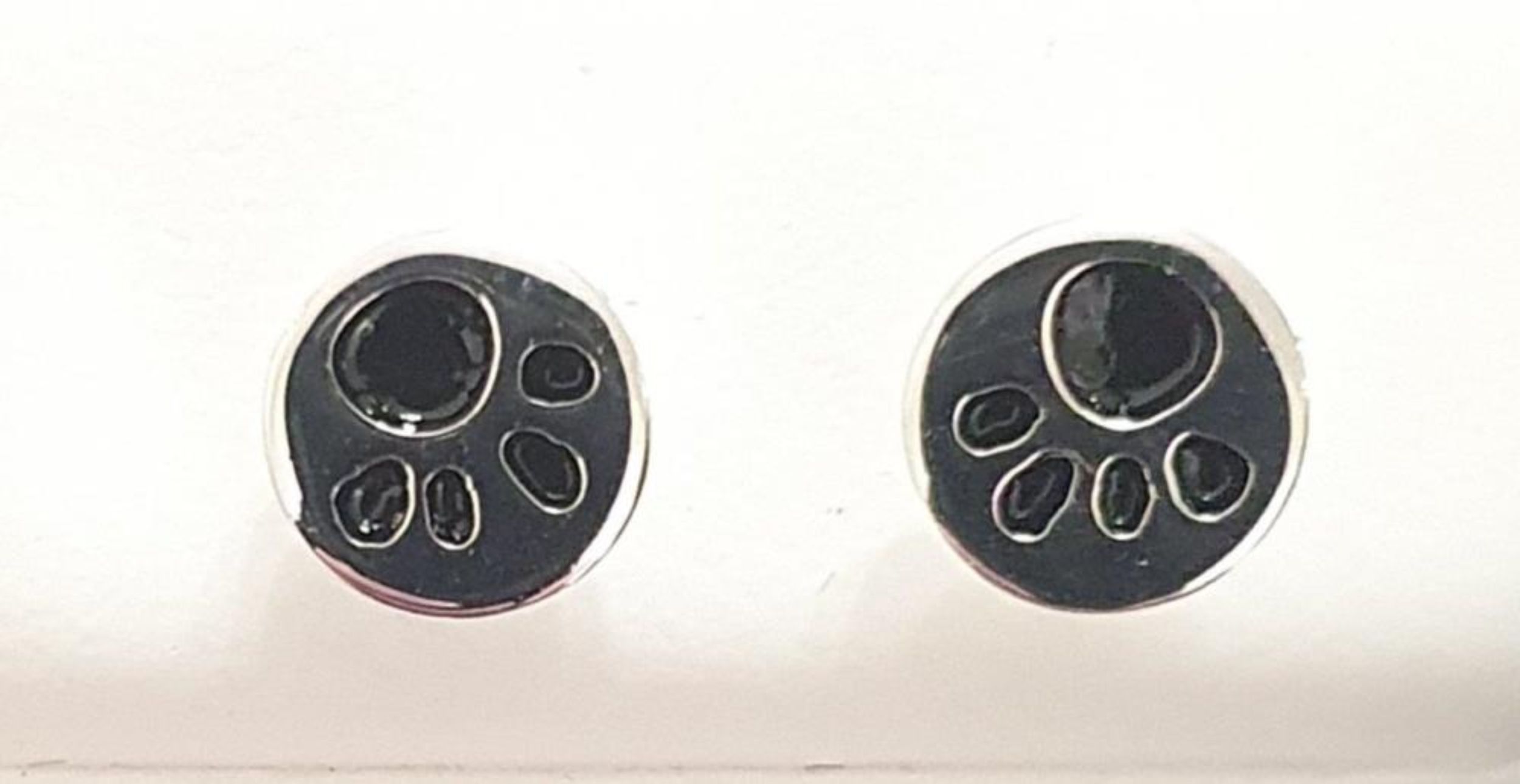 Picture of BEAR PAW PRINT STUDS