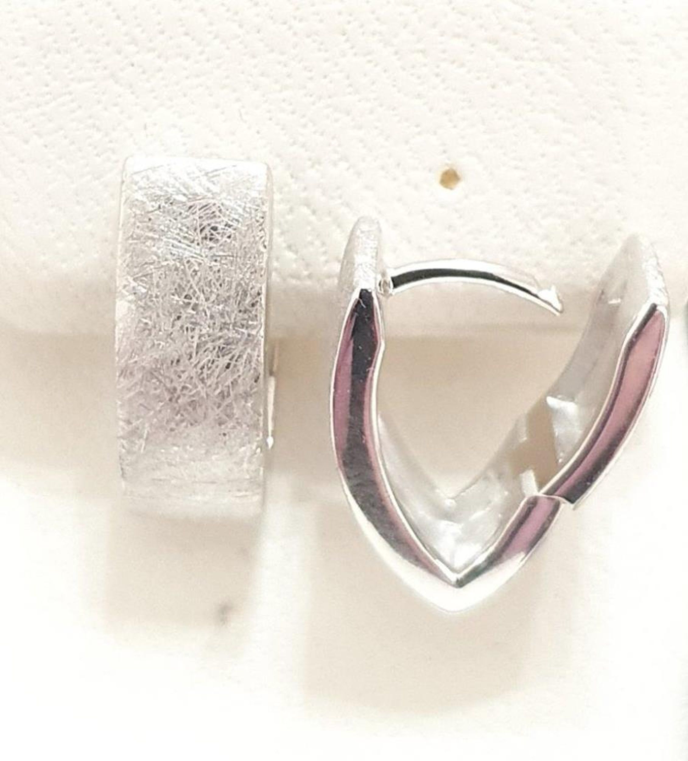Picture of HUGGIE, V PROFILE ,6.2x15.7, ICE MATT