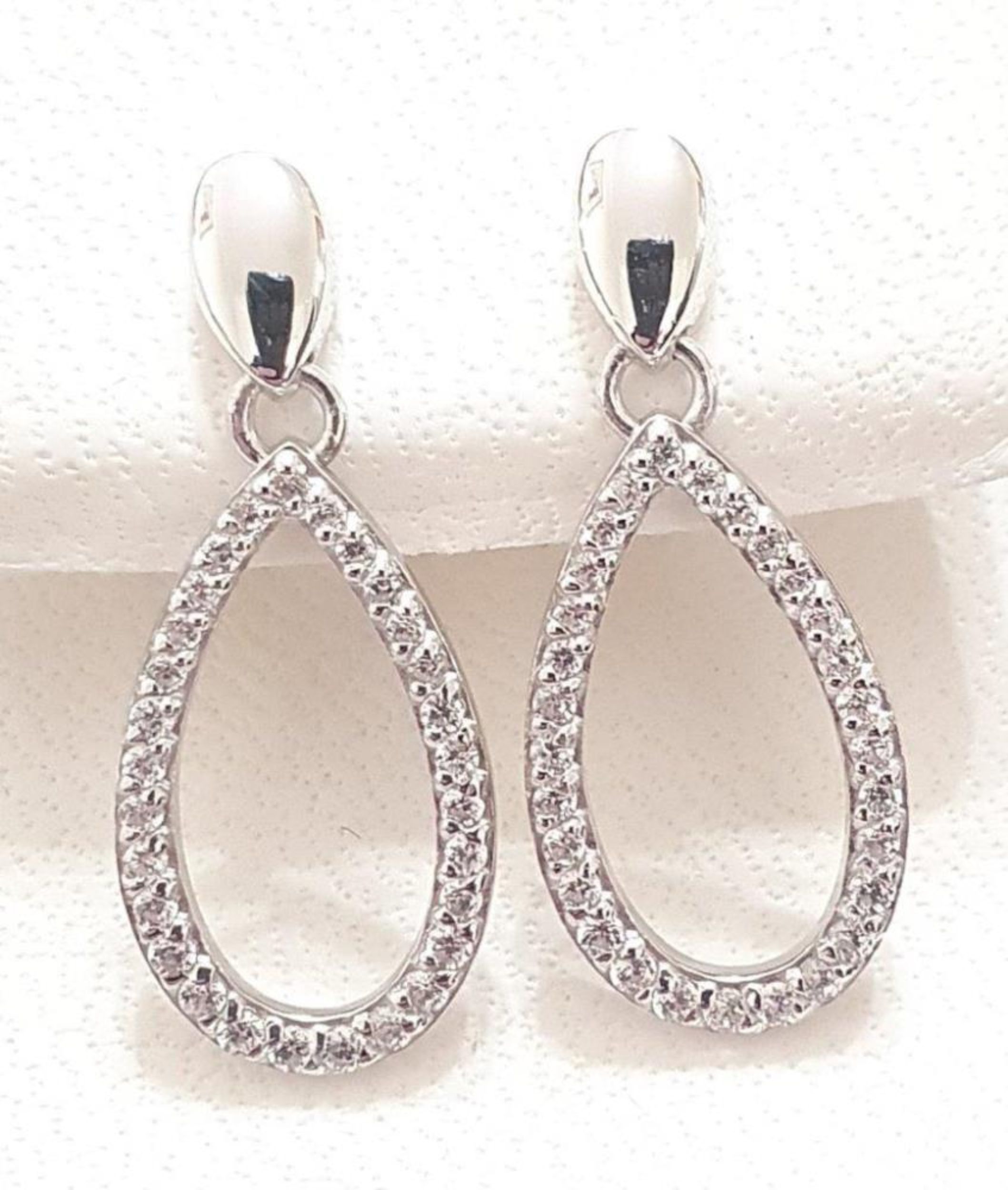 Picture of 10x17, PEAR SHAPE CZ OUTLINE STUDS